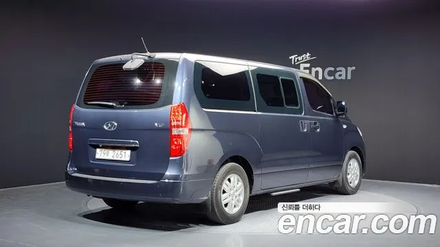 Hyundai Starex 2016 — фото 2