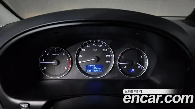 Hyundai Starex 2016 — фото 8