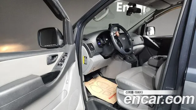 Hyundai Starex 2016 — фото 10