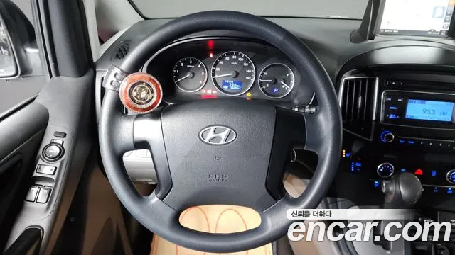 Hyundai Starex 2016 — фото 15