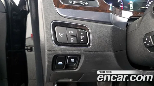 Hyundai Equus 2013 — фото 20