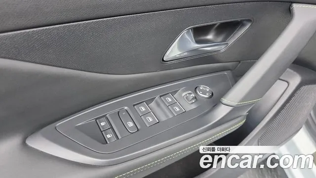 Peugeot 408 2023 — фото 19