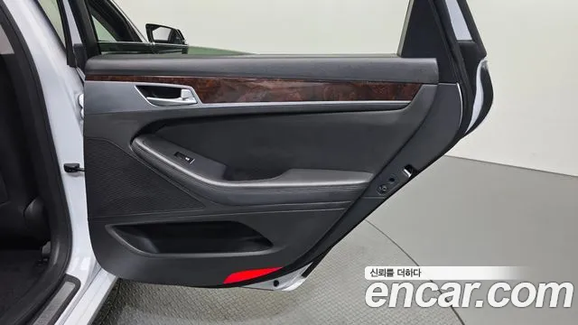 Hyundai Genesis 2016 — фото 15