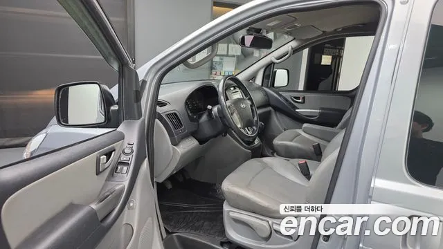 Hyundai Starex 2015 — фото 10