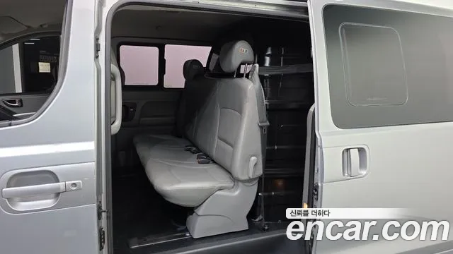 Hyundai Starex 2015 — фото 11
