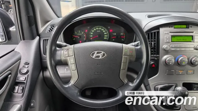 Hyundai Starex 2015 — фото 13