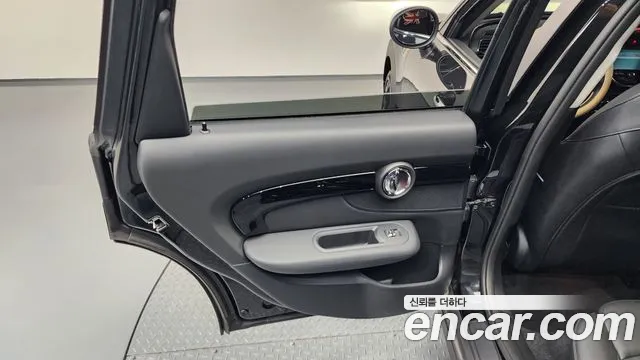 Mini Clubman 2023 — фото 15