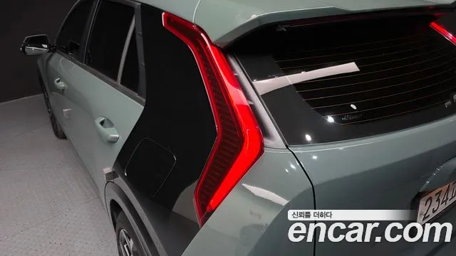 Kia Niro 2022 — фото 9