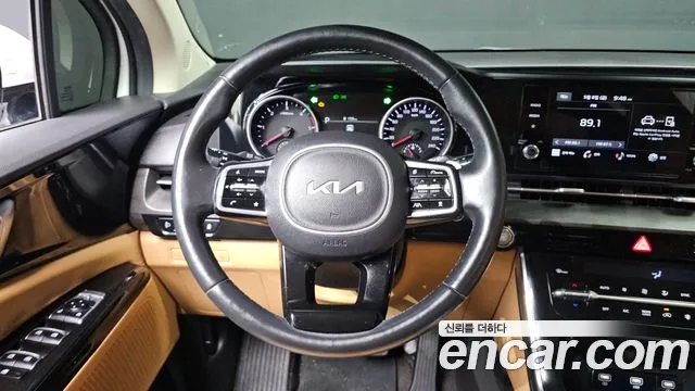 Kia Canival 2022 — фото 17