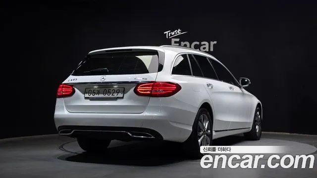 Mercedes-Benz C-Class 2016 — фото 2