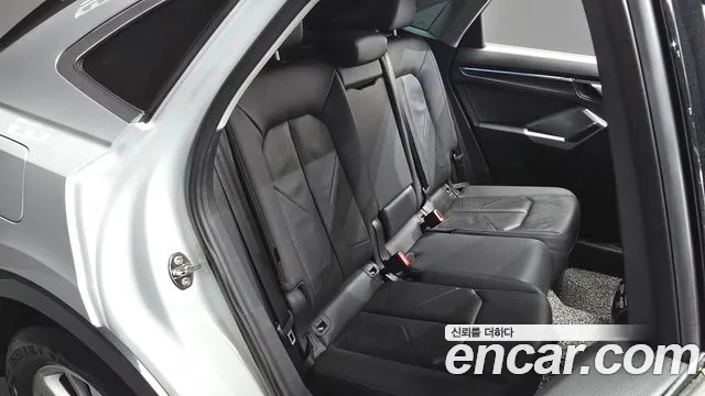 Audi Q3 2023 — фото 18