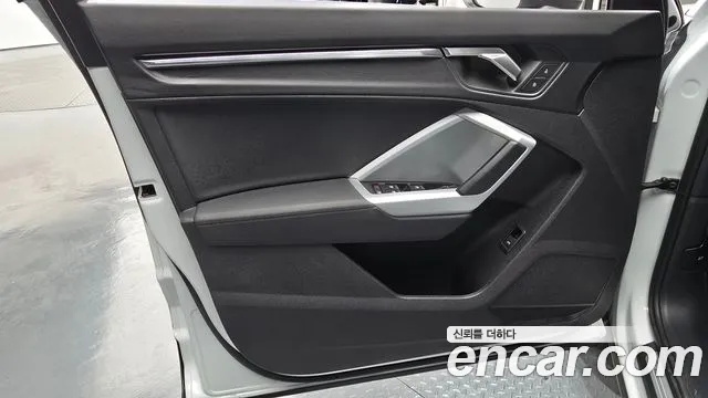 Audi Q3 2023 — фото 14