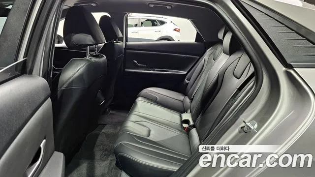 Hyundai AVANTE 2021 — фото 17