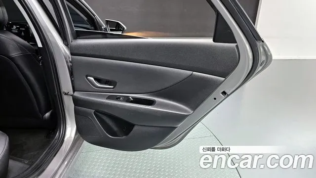 Hyundai AVANTE 2021 — фото 15