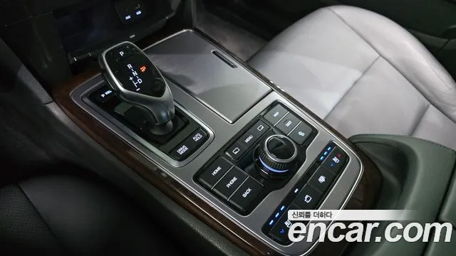 Hyundai Equus 2014 — фото 9
