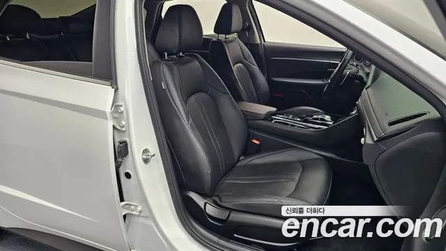 Hyundai Sonata 2020 — фото 16
