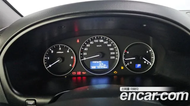 Hyundai Starex 2019 — фото 11