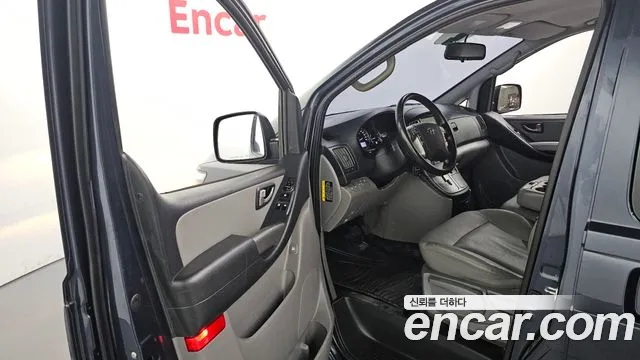 Hyundai Starex 2019 — фото 13