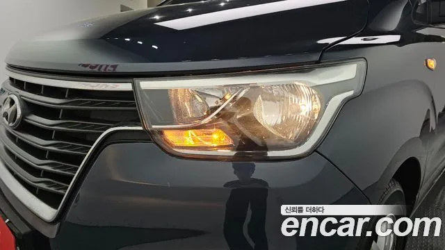 Hyundai Starex 2019 — фото 8