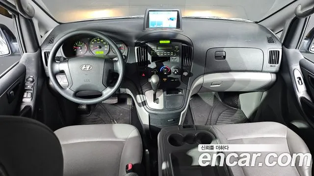 Hyundai Starex 2015 — фото 7