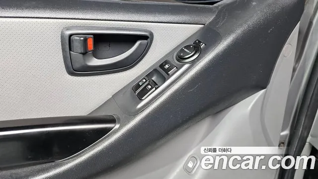 Hyundai Starex 2015 — фото 20