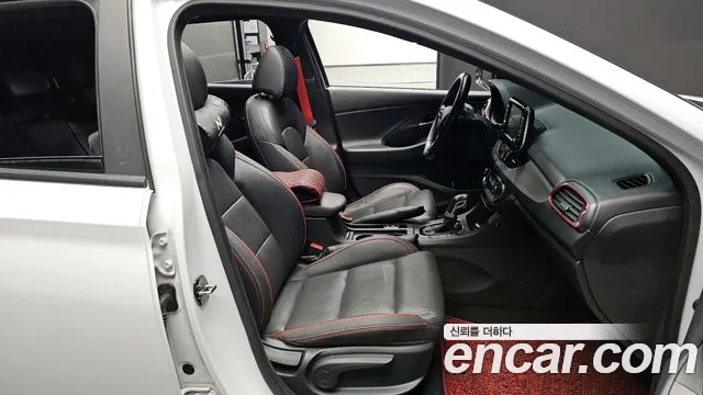 Hyundai i30 2019 — фото 10