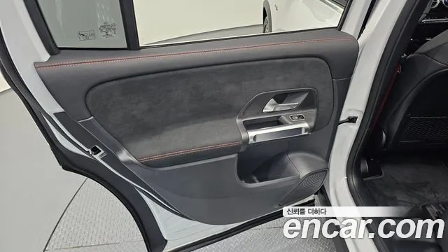 Mercedes-Benz GLB-Class 2022 — фото 15