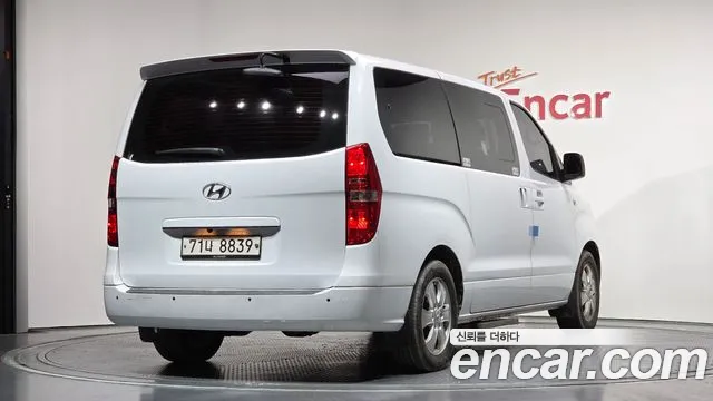 Hyundai Starex 2020 — фото 2