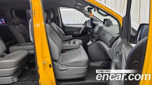 Hyundai Starex 2020 — фото 11