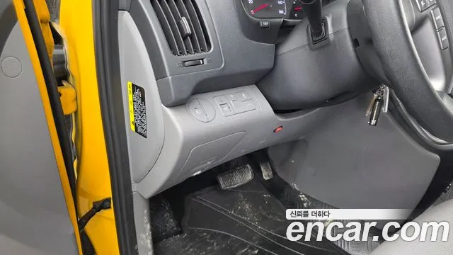 Hyundai Starex 2020 — фото 17