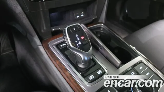 Hyundai Equus 2014 — фото 9