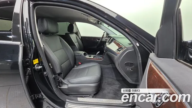 Hyundai Equus 2014 — фото 10