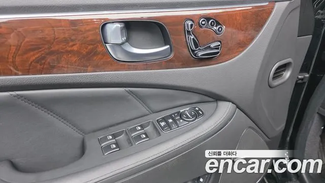 Hyundai Equus 2014 — фото 12