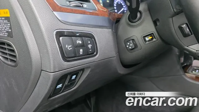 Hyundai Equus 2014 — фото 13