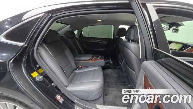 Hyundai Equus 2014 — фото 19