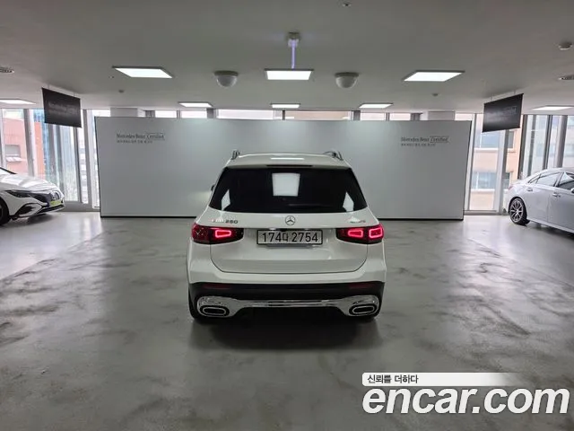 Mercedes-Benz GLB-Class 2023 — фото 4