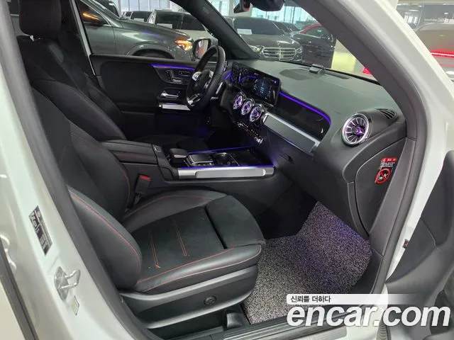 Mercedes-Benz GLB-Class 2023 — фото 9