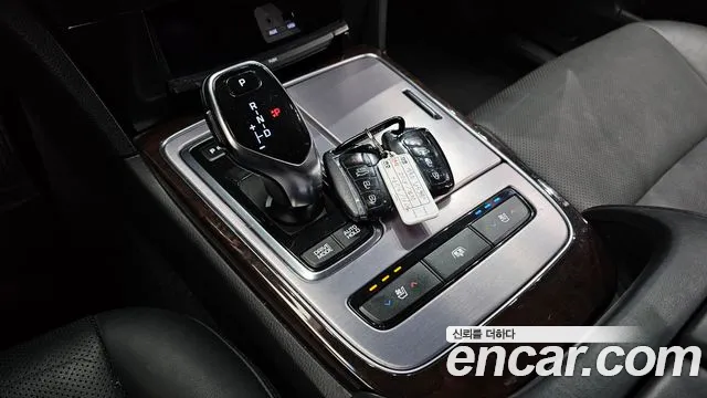 Hyundai Equus 2015 — фото 12