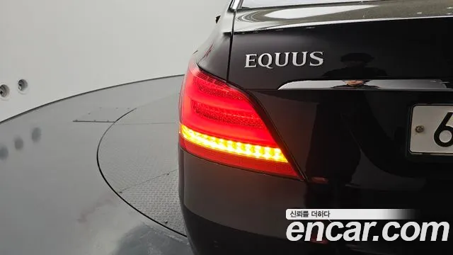 Hyundai Equus 2015 — фото 9