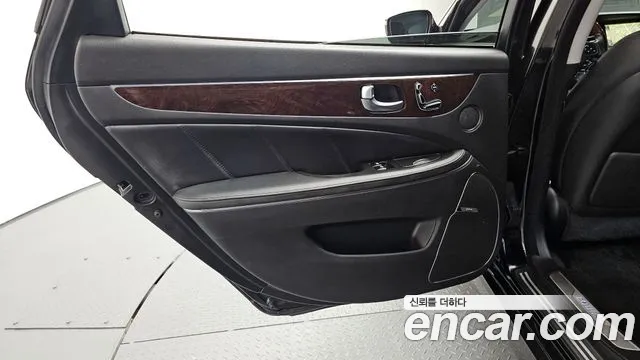 Hyundai Equus 2015 — фото 15