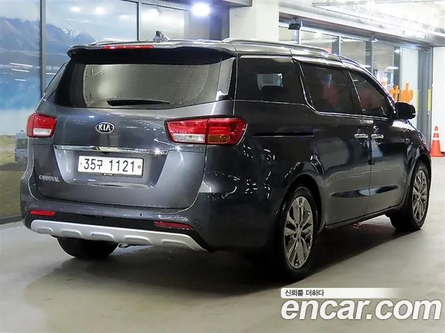 Kia Canival 2018 — фото 2