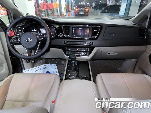 Kia Canival 2018 — фото 10