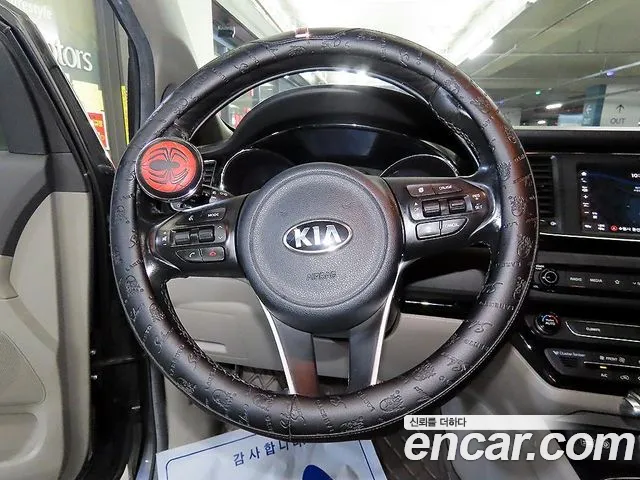 Kia Canival 2018 — фото 12