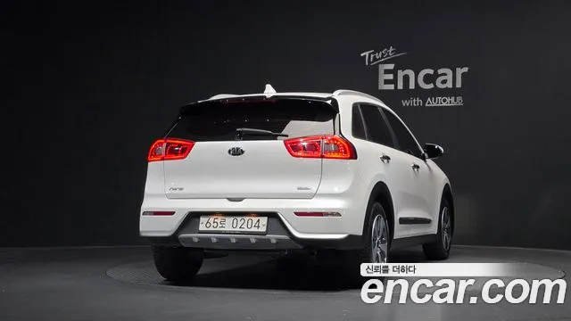 Kia Niro 2017 — фото 4