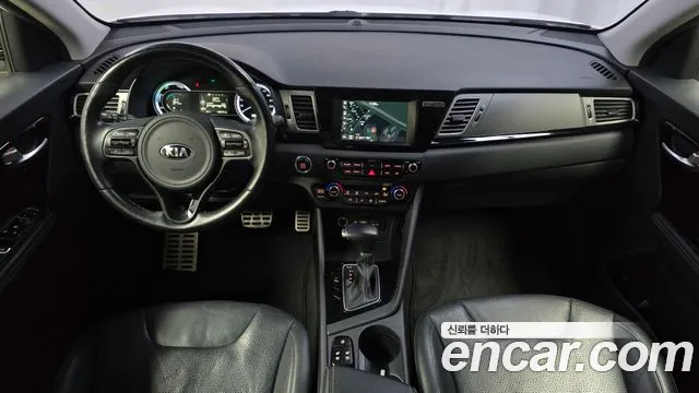 Kia Niro 2017 — фото 10