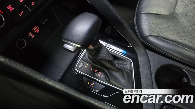 Kia Niro 2017 — фото 12