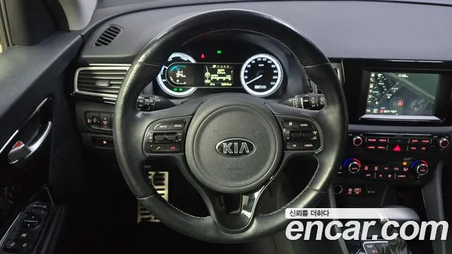 Kia Niro 2017 — фото 18