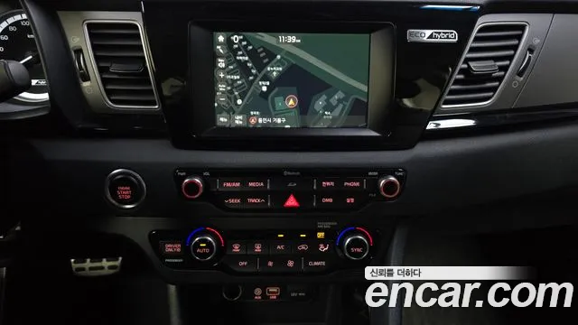 Kia Niro 2017 — фото 19