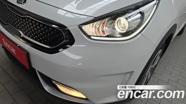 Kia Niro 2017 — фото 8