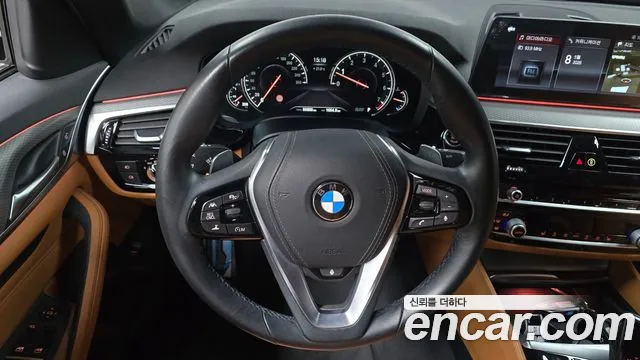 BMW 5-Series 2018 — фото 18